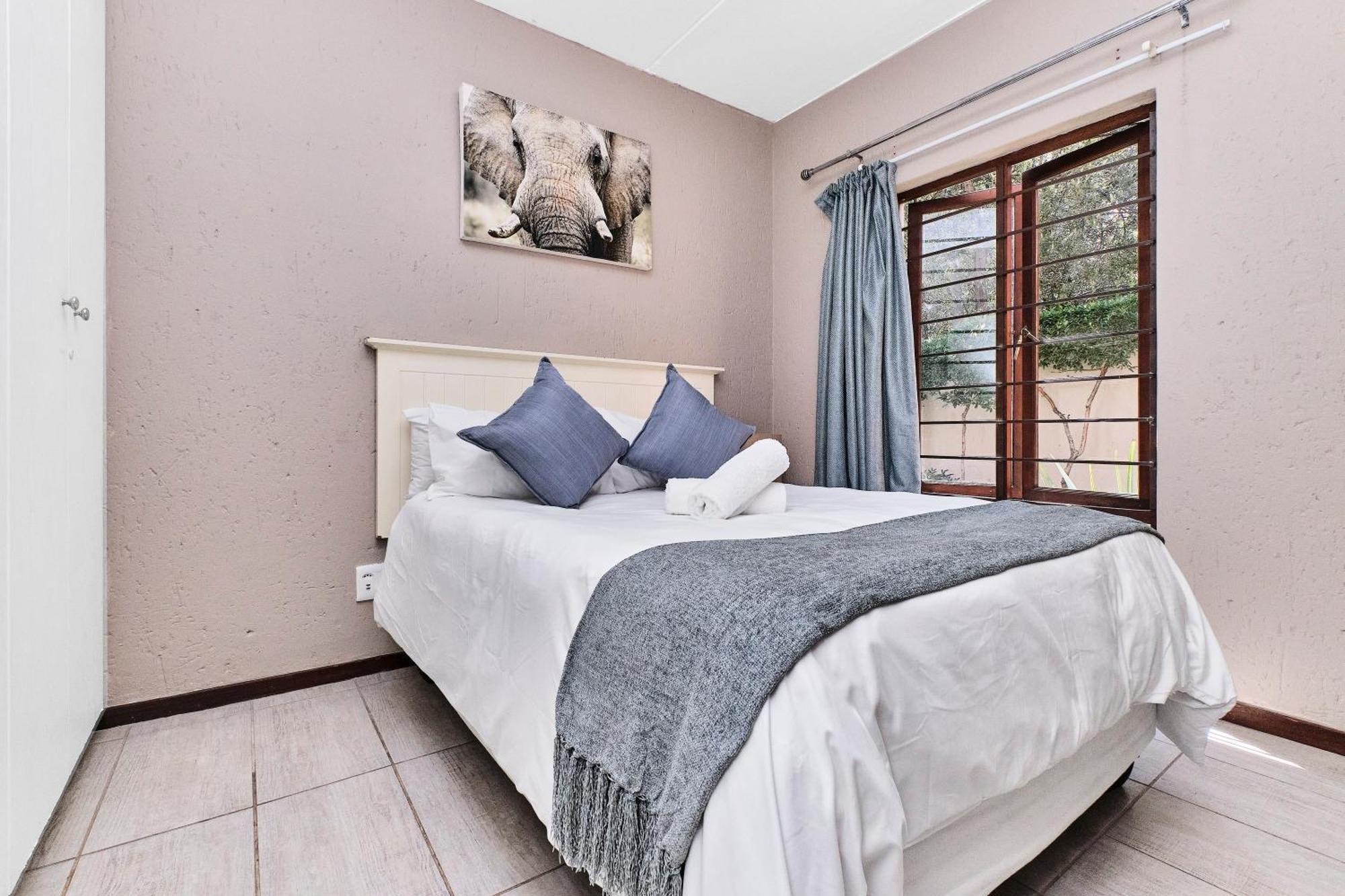 Cozy 2Bed 1 Bath Apartment In The Heart Of Broadacres Sandton Zewnętrze zdjęcie