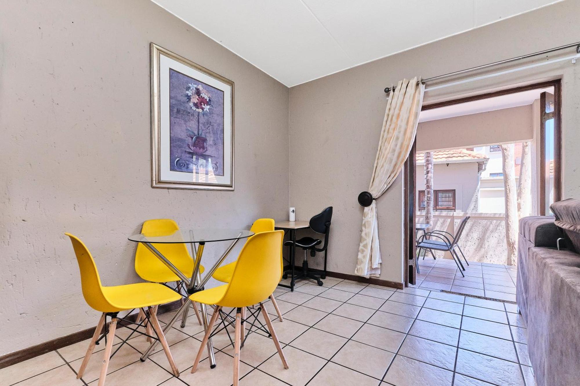 Cozy 2Bed 1 Bath Apartment In The Heart Of Broadacres Sandton Zewnętrze zdjęcie