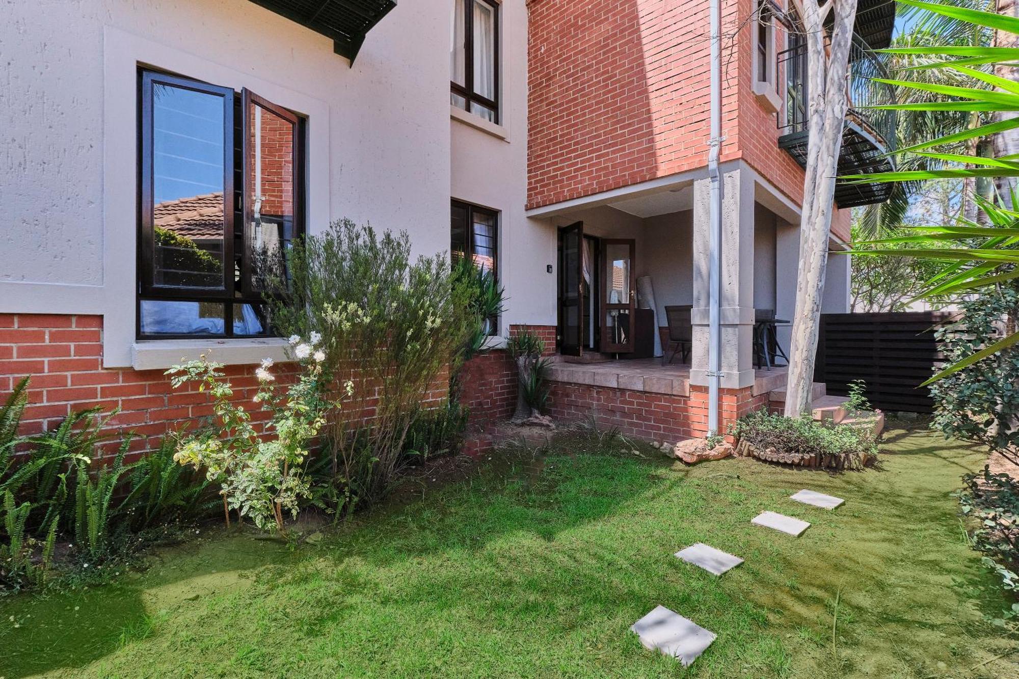 Cozy 2Bed 1 Bath Apartment In The Heart Of Broadacres Sandton Zewnętrze zdjęcie